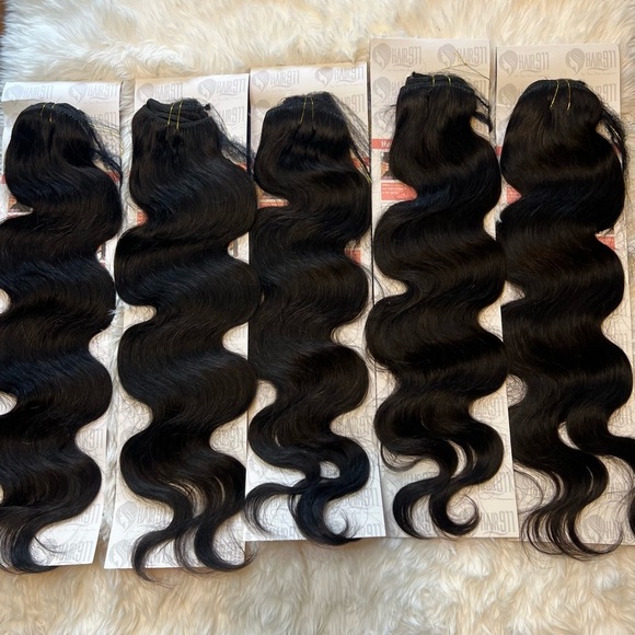 22 Inch Body Wave Black Clip in Virgin Human Hair extensions | 100 grms - Picture 3 of 6